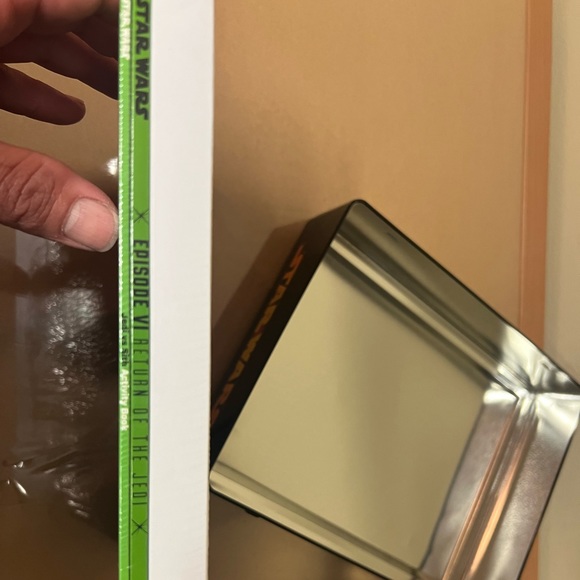 4/$40 Star Wars collectors tin + bonus activities - Picture 3 of 4